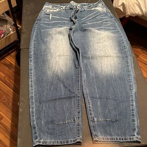 Women's Cropped Blue Jeans